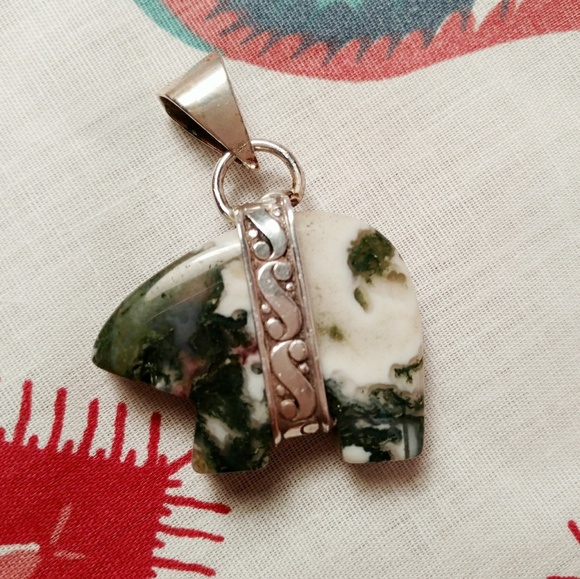 NaturesVintageJewels Jewelry - Fetish stone Zuni bear and Sterling pendant